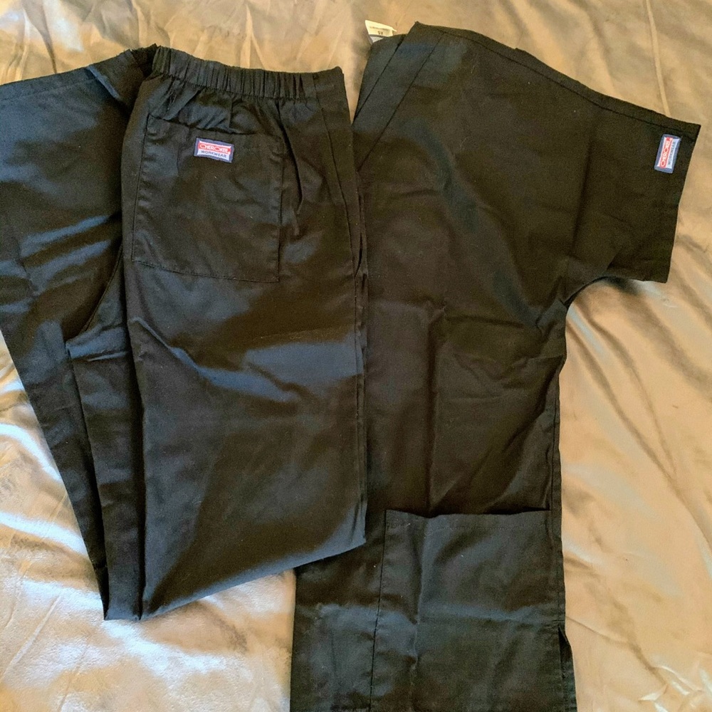 Cherokee Women’s Scrubs